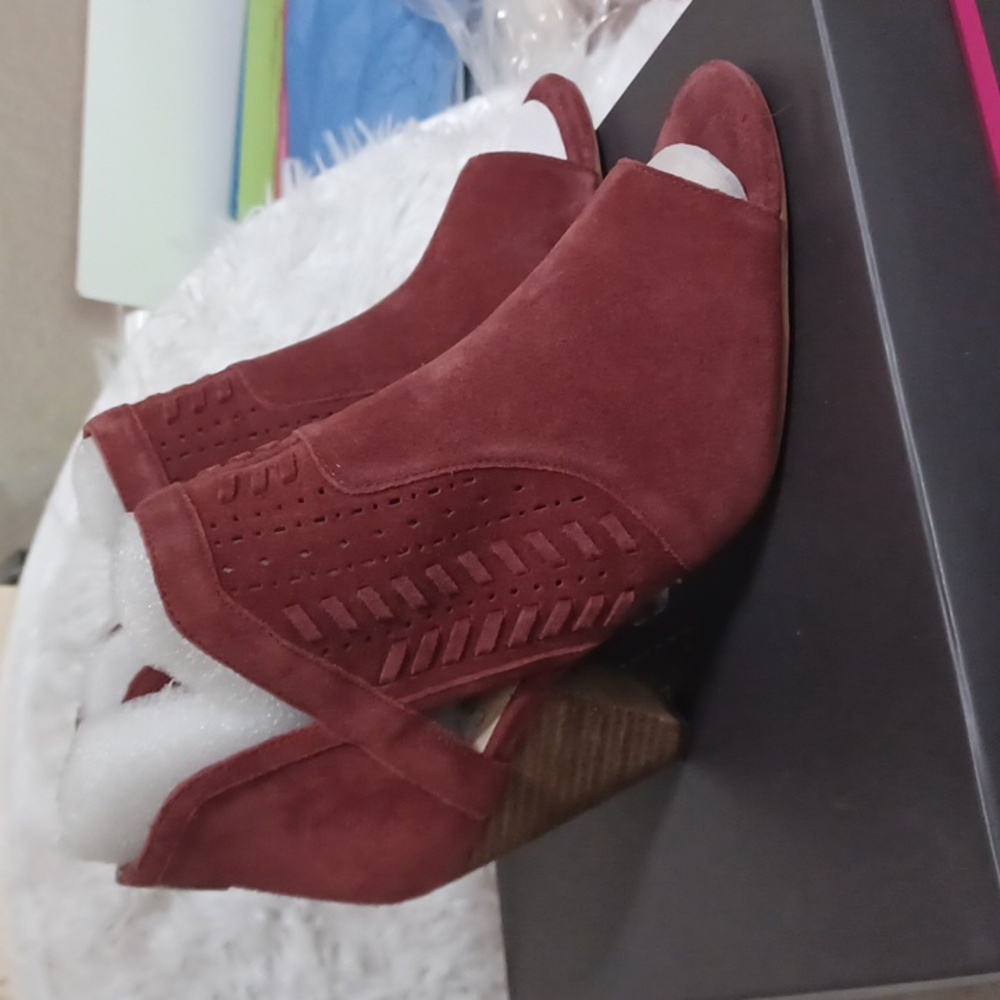 Vince Camuto Ebelin Open Toe Suede Boot Teaberry Verona NWT